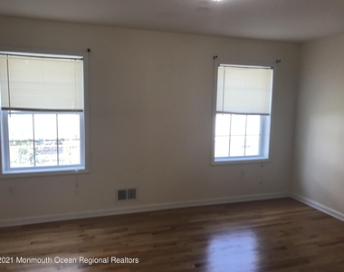 112 Morris Avenue - Photo Thumbnail 9