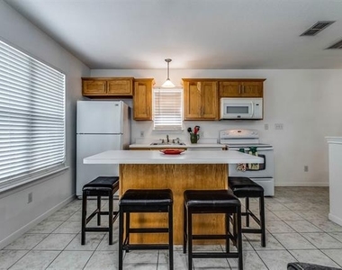 3721 El Campo Avenue - Photo Thumbnail 6