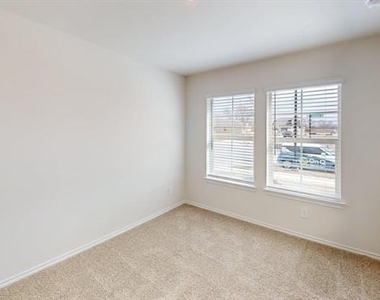 4124 Turquoise Avenue - Photo Thumbnail 11