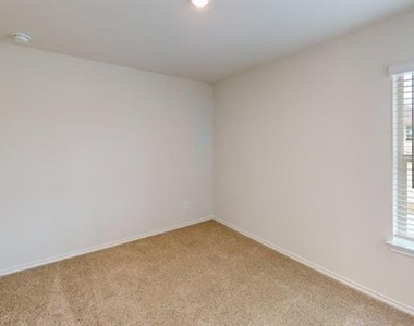 4124 Turquoise Avenue - Photo Thumbnail 9