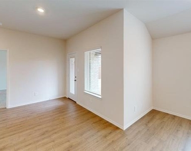 4124 Turquoise Avenue - Photo Thumbnail 7