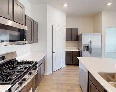4124 Turquoise Avenue - Photo Thumbnail 3