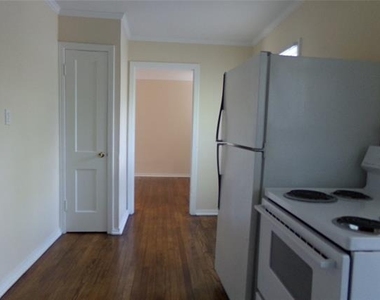 2007 Tremont Avenue - Photo Thumbnail 9