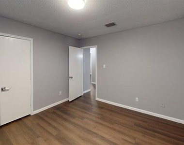 1309 Dawson Way - Photo Thumbnail 12