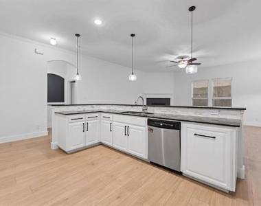 400 Hidden Lake Court - Photo Thumbnail 26