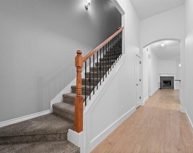 400 Hidden Lake Court - Photo Thumbnail 12