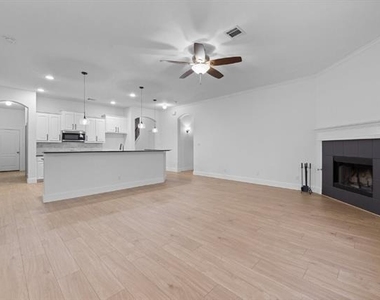 400 Hidden Lake Court - Photo Thumbnail 21