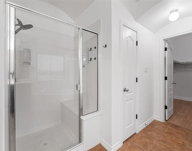 400 Hidden Lake Court - Photo Thumbnail 31
