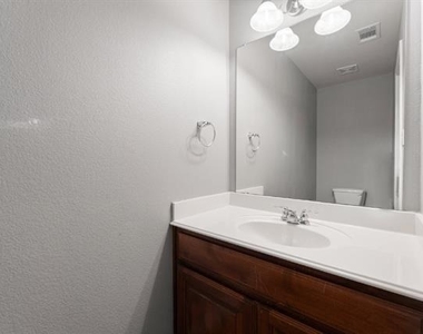 400 Hidden Lake Court - Photo Thumbnail 38