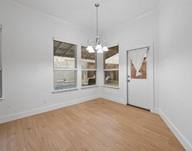 400 Hidden Lake Court - Photo Thumbnail 20