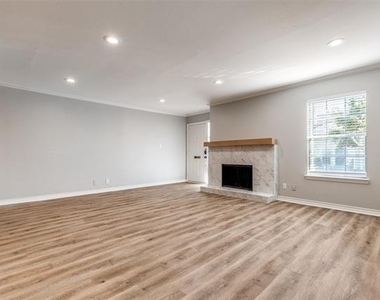 15909 Archwood Lane - Photo Thumbnail 4