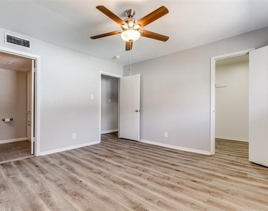 15909 Archwood Lane - Photo Thumbnail 18