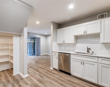 15909 Archwood Lane - Photo Thumbnail 7
