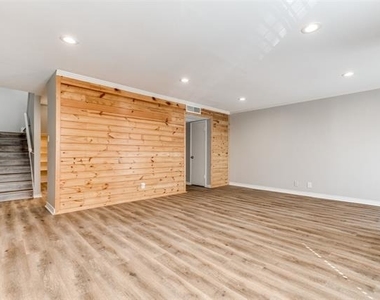 15909 Archwood Lane - Photo Thumbnail 5