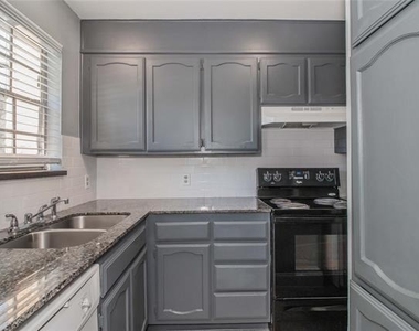 7604 Chapin Road - Photo Thumbnail 6