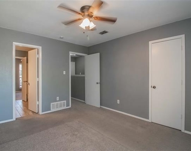 7604 Chapin Road - Photo Thumbnail 15