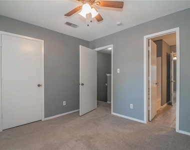 7604 Chapin Road - Photo Thumbnail 10