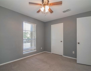 7604 Chapin Road - Photo Thumbnail 11
