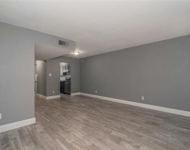7604 Chapin Road - Photo Thumbnail 3