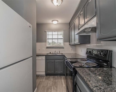 7604 Chapin Road - Photo Thumbnail 5