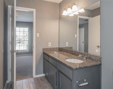 7604 Chapin Road - Photo Thumbnail 12