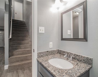7604 Chapin Road - Photo Thumbnail 8