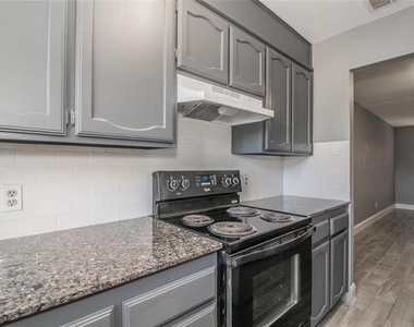 7604 Chapin Road - Photo Thumbnail 7