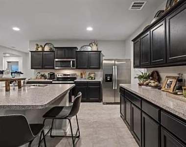 829 Loomis Trail - Photo Thumbnail 12
