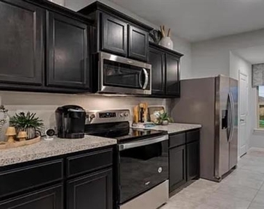 829 Loomis Trail - Photo Thumbnail 3