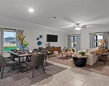829 Loomis Trail - Photo Thumbnail 9