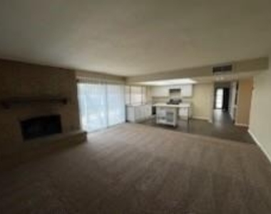 821 Stone Trail Drive - Photo Thumbnail 8