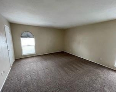 821 Stone Trail Drive - Photo Thumbnail 12