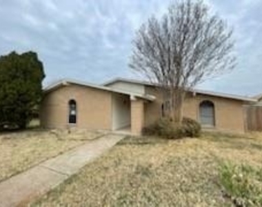 821 Stone Trail Drive - Photo Thumbnail 1