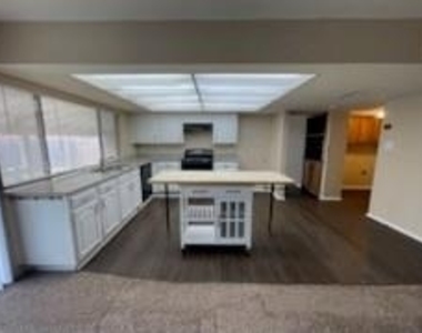 821 Stone Trail Drive - Photo Thumbnail 7