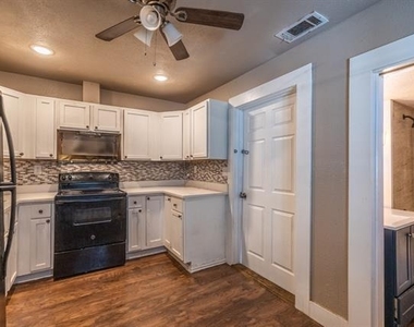 203 W Purdom Avenue - Photo Thumbnail 8