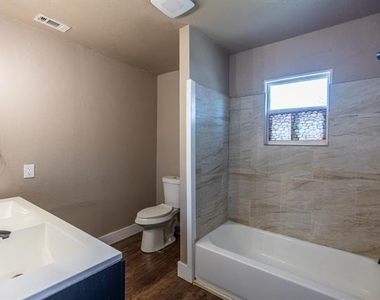 203 W Purdom Avenue - Photo Thumbnail 11