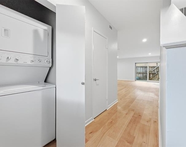 6009 E University Boulevard - Photo Thumbnail 3
