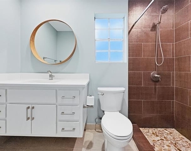 6009 E University Boulevard - Photo Thumbnail 11