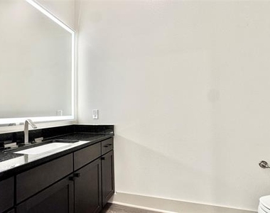 3330 Oak Grove Avenue - Photo Thumbnail 24
