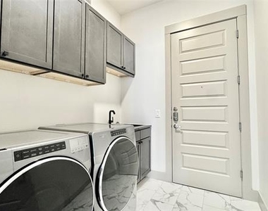 3330 Oak Grove Avenue - Photo Thumbnail 22