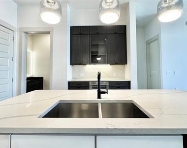 3330 Oak Grove Avenue - Photo Thumbnail 6