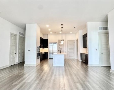 3330 Oak Grove Avenue - Photo Thumbnail 9