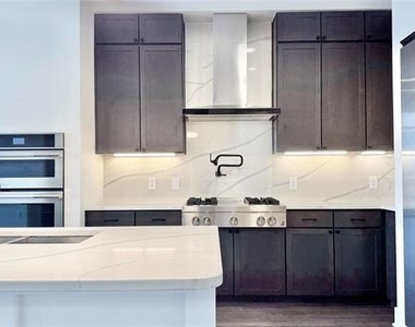 3330 Oak Grove Avenue - Photo Thumbnail 2