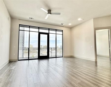 3330 Oak Grove Avenue - Photo Thumbnail 7