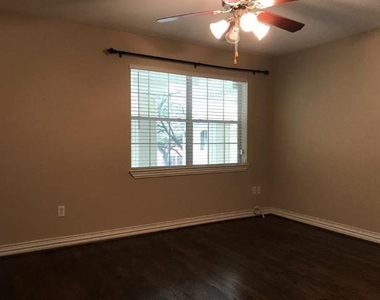 4744 Bradford Drive - Photo Thumbnail 7