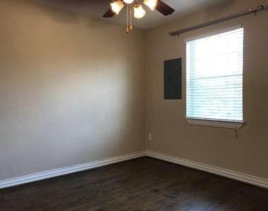 4744 Bradford Drive - Photo Thumbnail 8