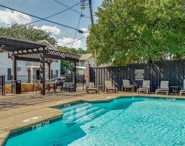 4744 Bradford Drive - Photo Thumbnail 13