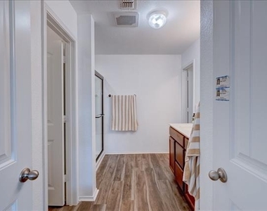 6233 Skysail Road - Photo Thumbnail 17