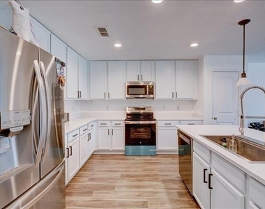 6233 Skysail Road - Photo Thumbnail 11