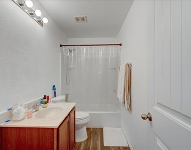 6233 Skysail Road - Photo Thumbnail 21